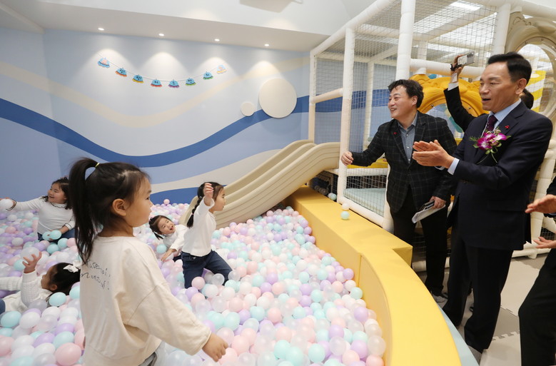 강남구, 서울시 유일 출생아 수 3년...