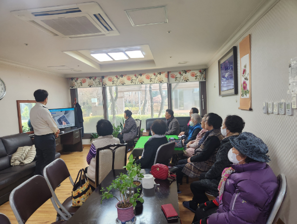 마산동부서, 찾아가는 어르신 교통안전...